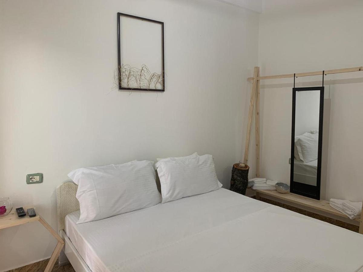 Kenza Apartments Sarandë Værelse billede
