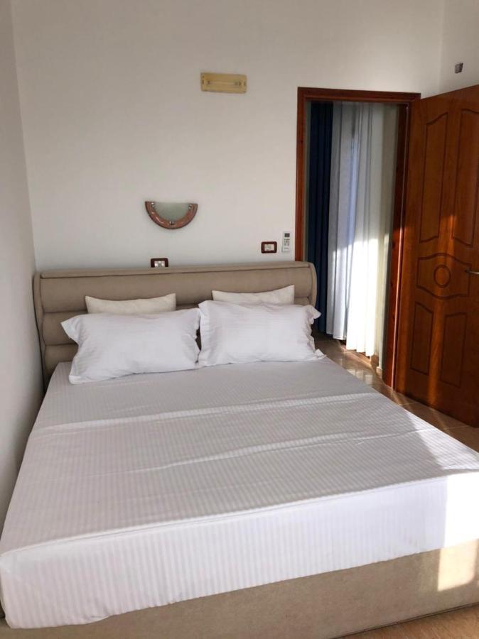 Kenza Apartments Sarandë Værelse billede