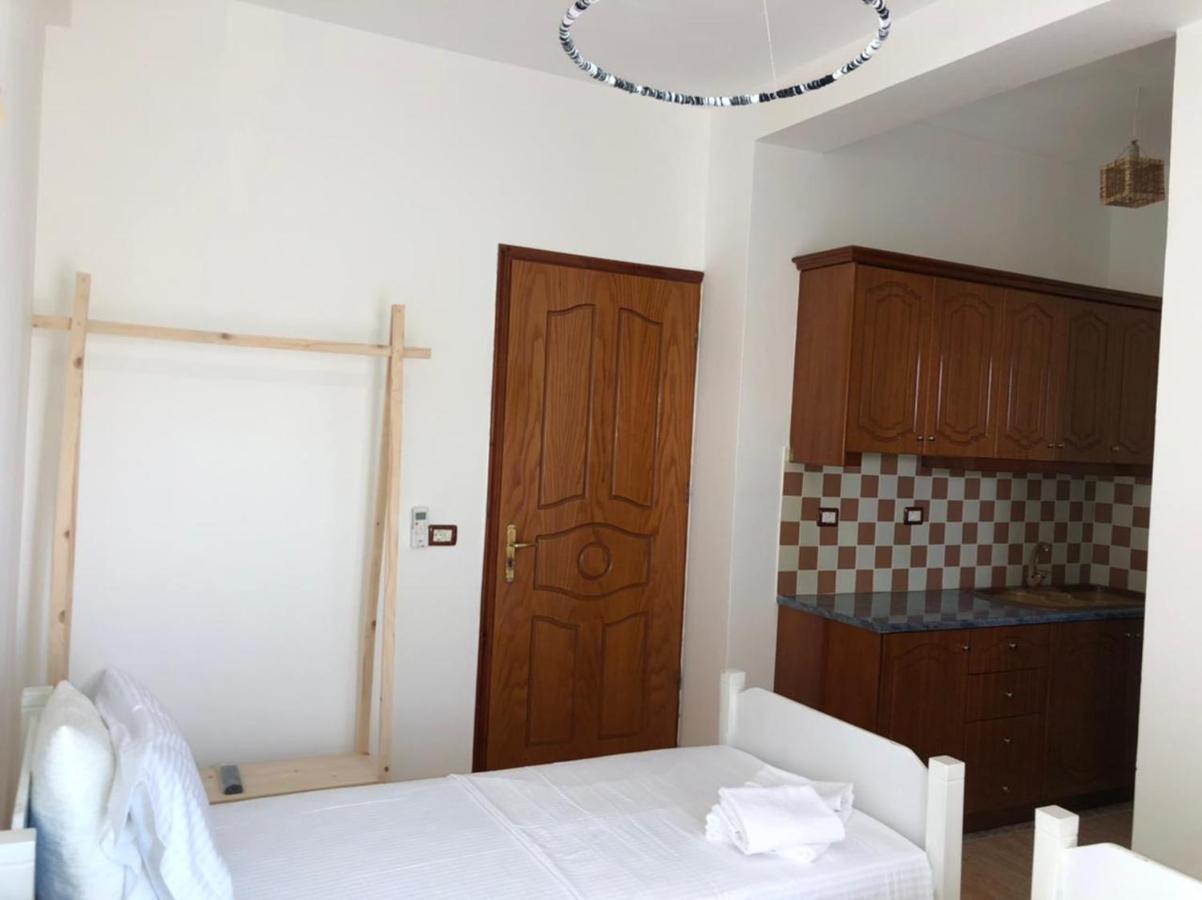 Kenza Apartments Sarandë Værelse billede