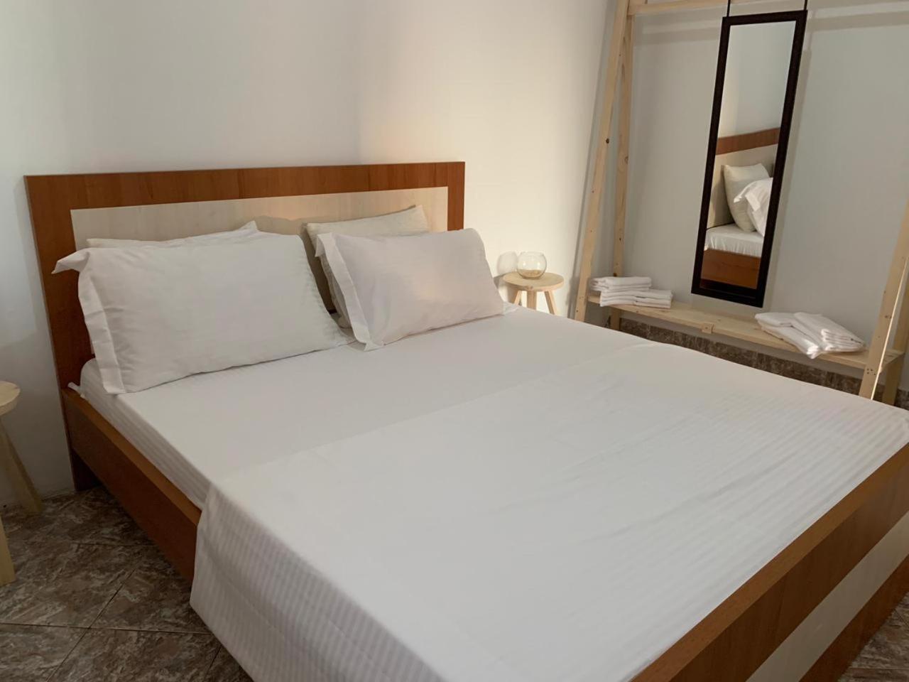 Kenza Apartments Sarandë Værelse billede