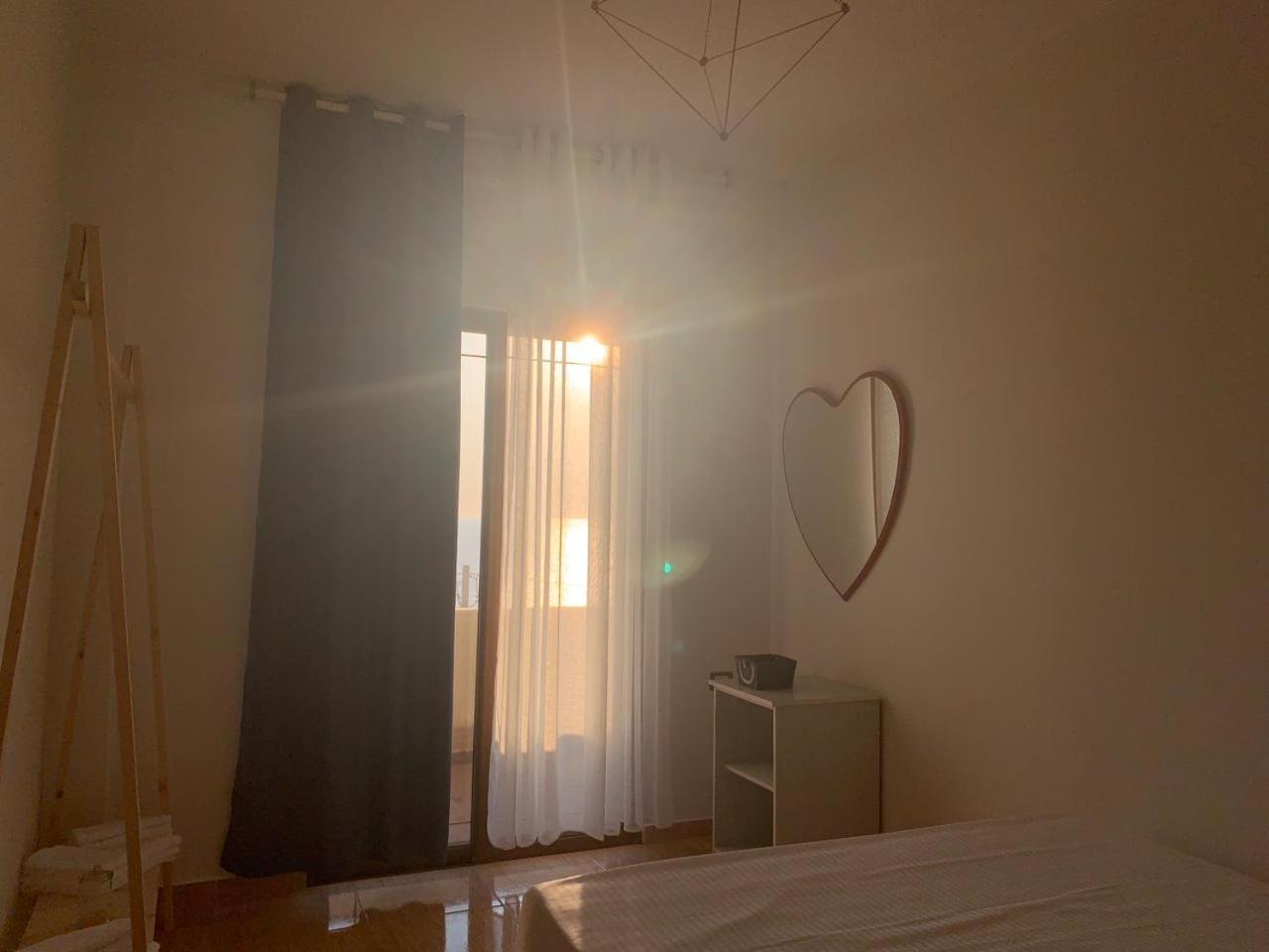 Kenza Apartments Sarandë Værelse billede